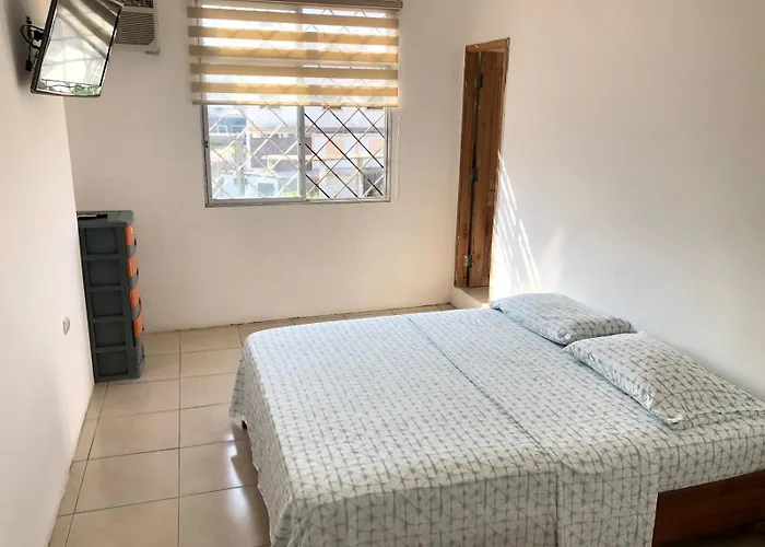 Estela, Habitacion Privada De Flor De Lis Beach House
